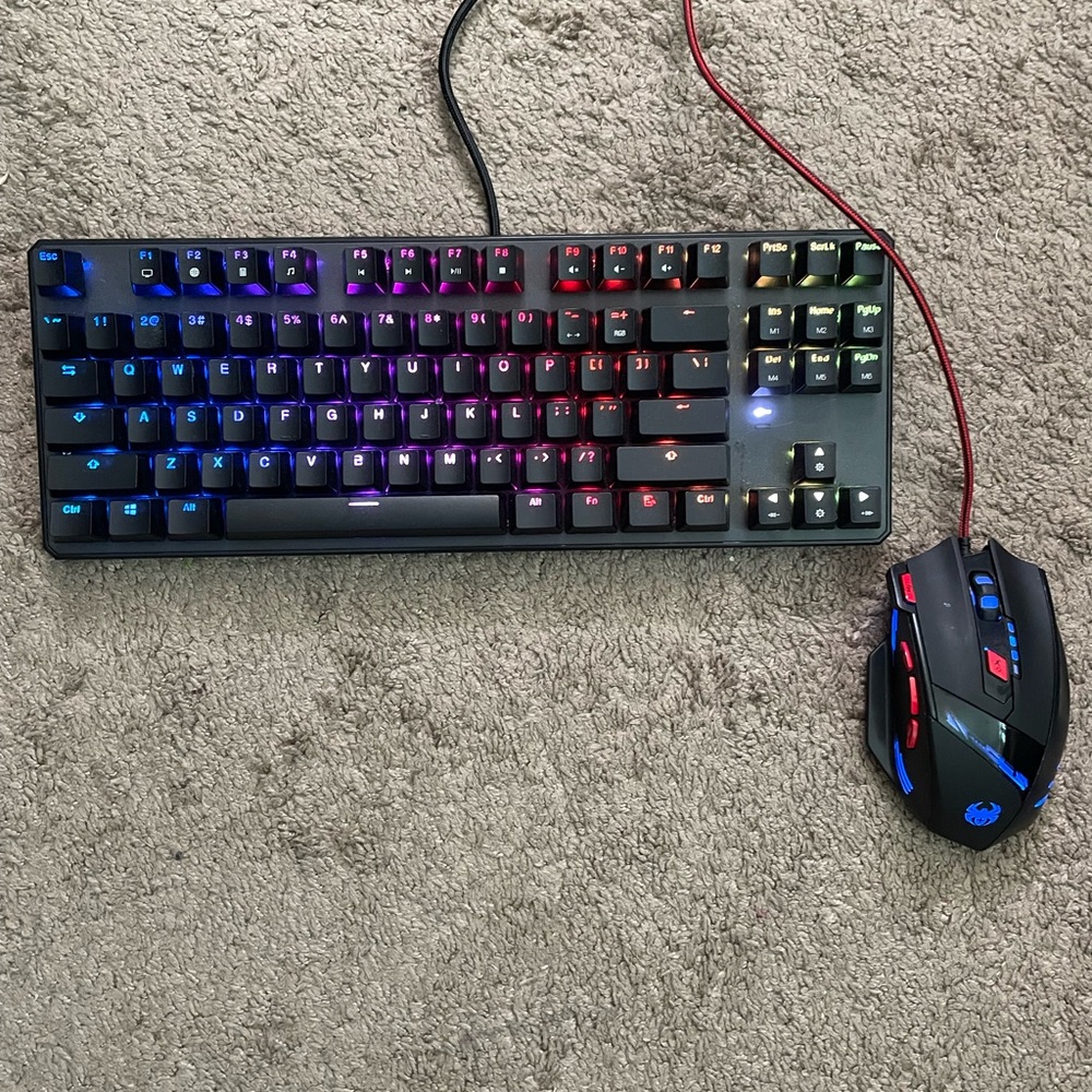 Gaming lightup keyboard and mouse set
